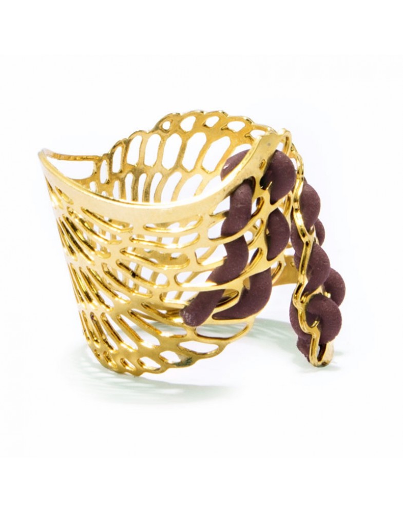 Anillo de ala dorada